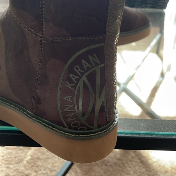 Boots - Picture 3 of 5